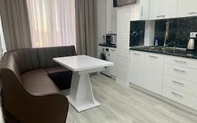 Apartament On Lev Tolstoi 43B!